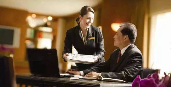 《餐饮服务》白金五星级酒店服务员礼貌用语大全
